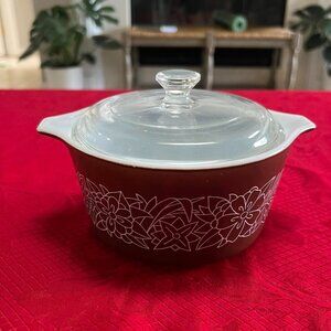 Vintage Woodland Brown Pyrex Quart with lid